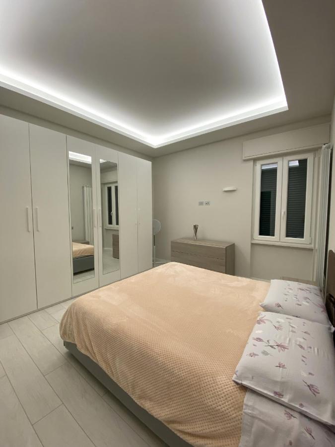 インペリアCasa Dante: Oneglia Centro-Marina-Spiaggeアパートメント エクステリア 写真