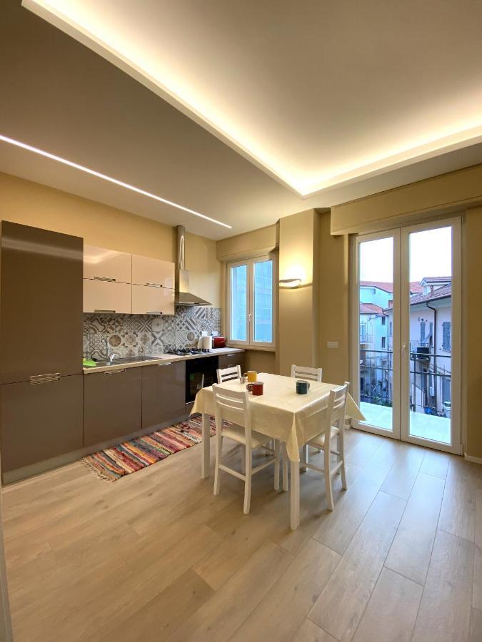 インペリアCasa Dante: Oneglia Centro-Marina-Spiaggeアパートメント エクステリア 写真